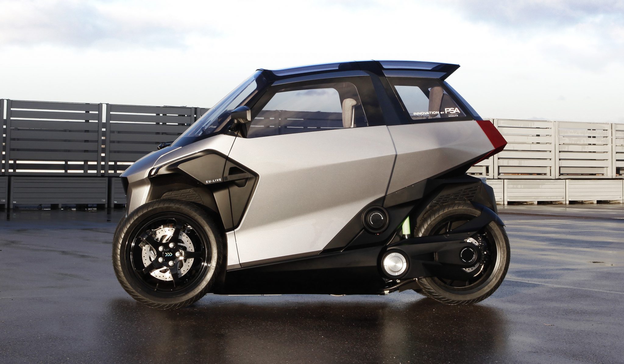 fængsel Nebu Teknologi Peugeot presents 4-wheeled, PHEV scooter - as easy to ride as a 3-wheeler!  - iMotorbike News