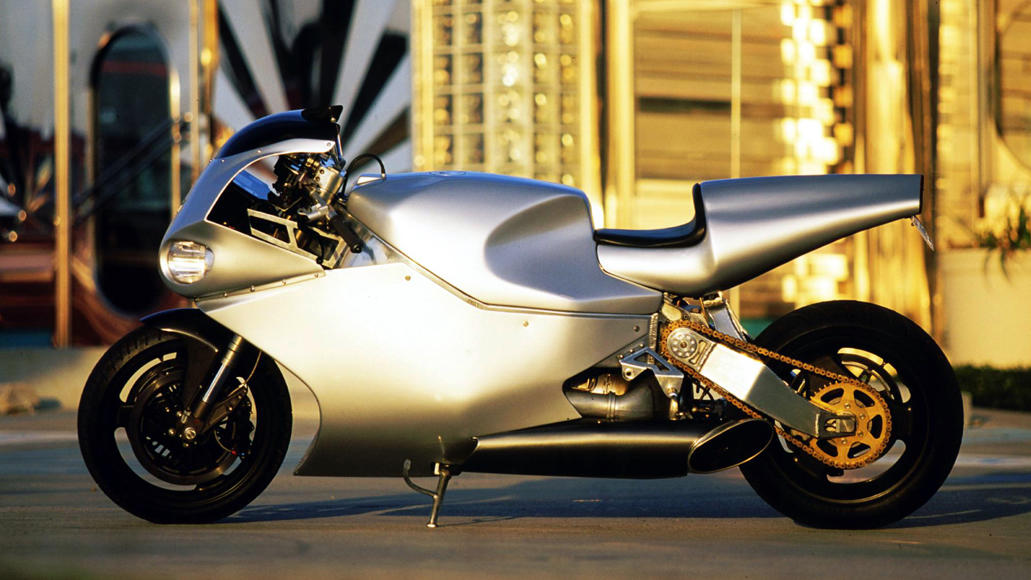 MTT Superbike: The First Street Legal Motorcycle!