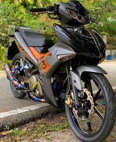 gambar motor y15 black & orange