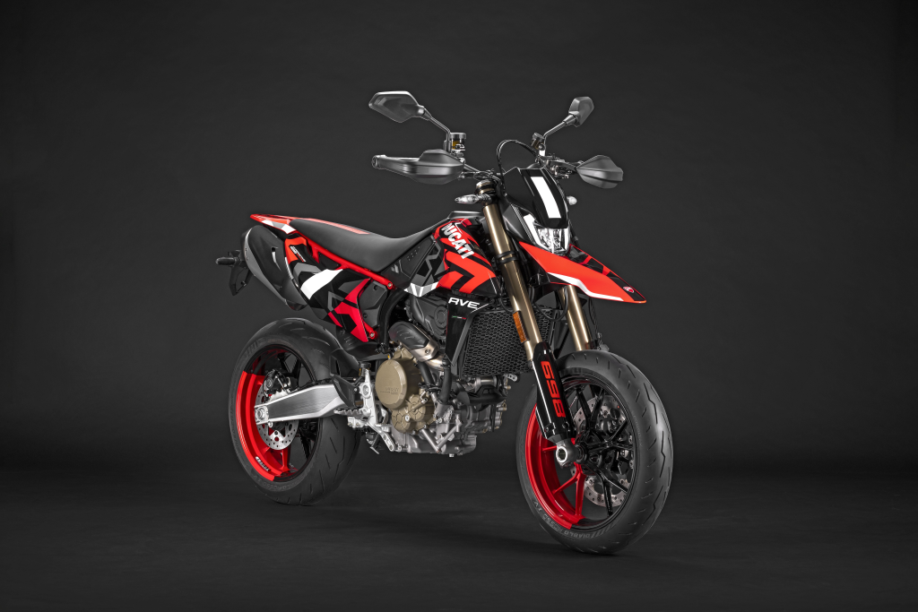 Ducati Hypermotard 698 Mono RVE Triumphs as 'Moto più bella'