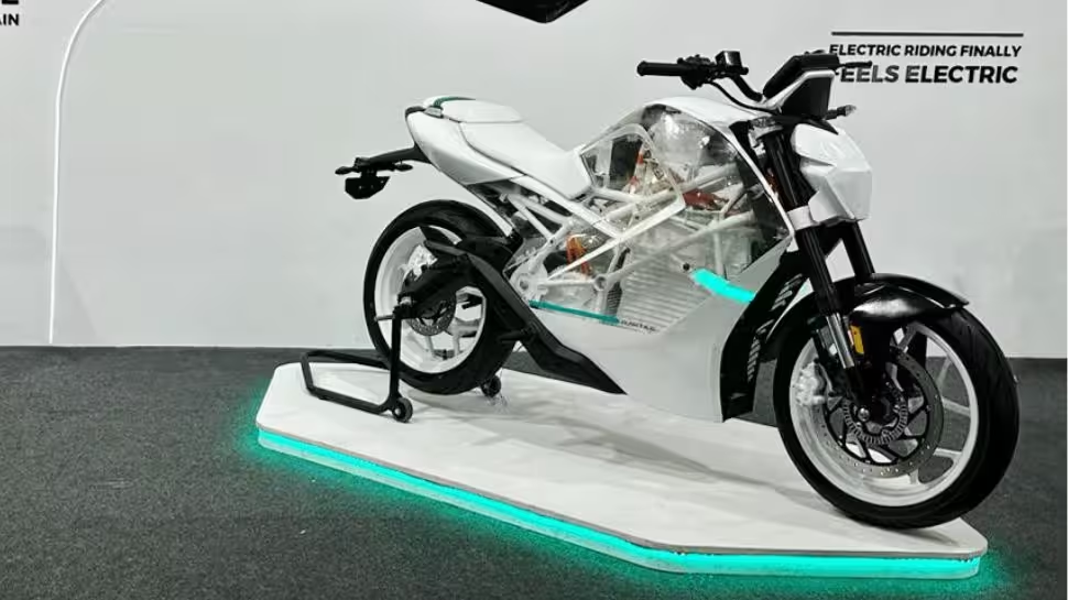 Raptee Energy's Electrifying Motorcycle Unveiled at Global Investors Meet