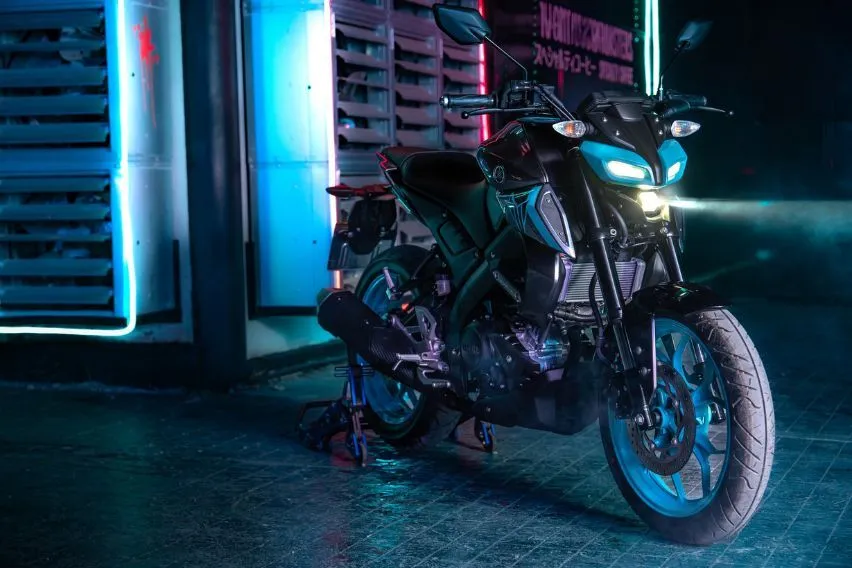 Explore the dynamic features and vibrant paint schemes of the 2024 Yamaha MT-15. Whether you're in Thailand or Malaysia, experience the thrill of the Yamaha MT-15 on the road.